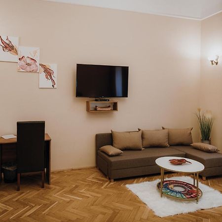 Dozsa Apartman Szeged Luaran gambar