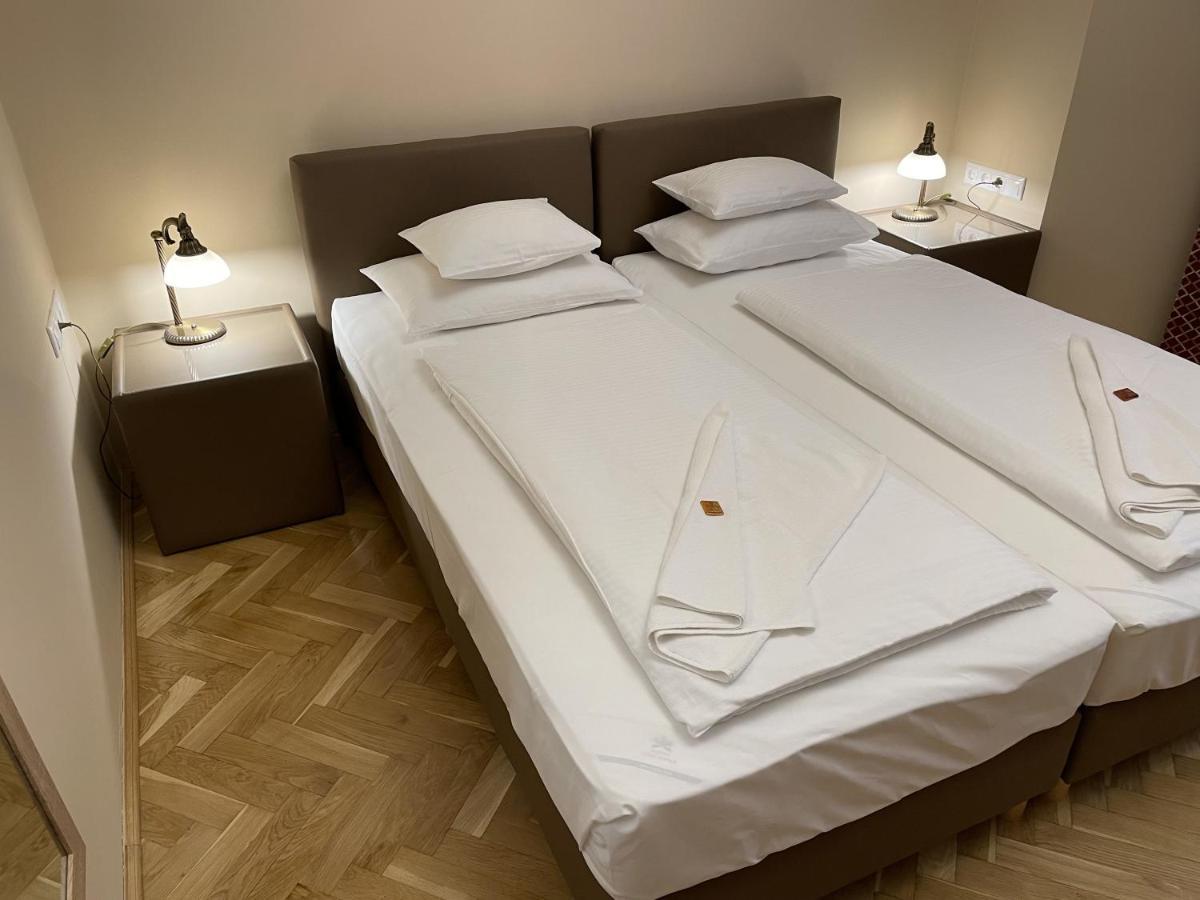 Dozsa Apartman Szeged Luaran gambar