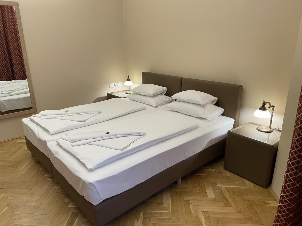 Dozsa Apartman Szeged Luaran gambar