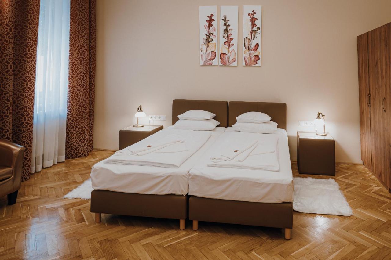 Dozsa Apartman Szeged Luaran gambar
