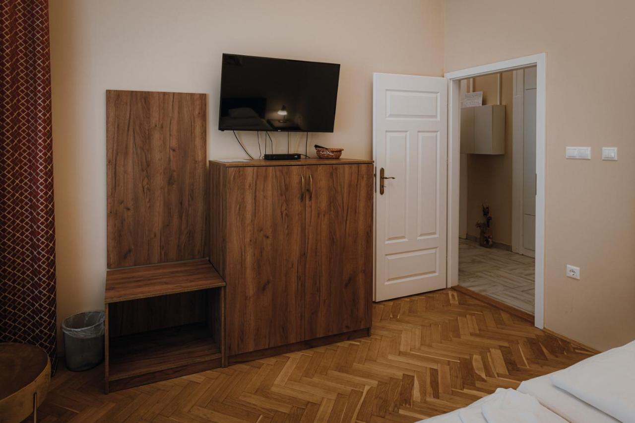 Dozsa Apartman Szeged Luaran gambar