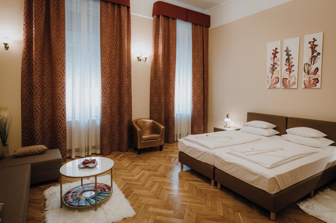 Dozsa Apartman Szeged Luaran gambar