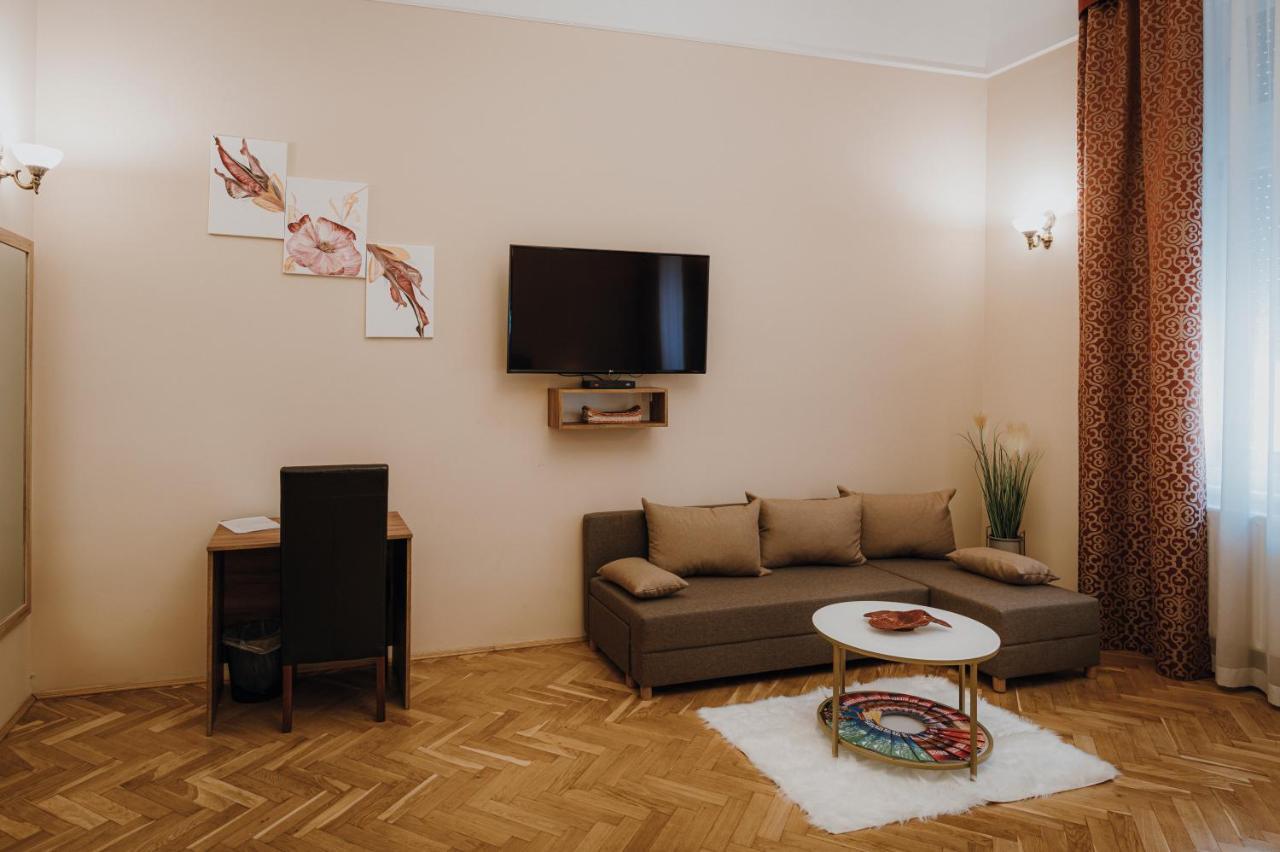 Dozsa Apartman Szeged Luaran gambar