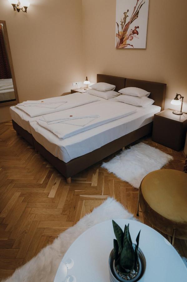 Dozsa Apartman Szeged Luaran gambar