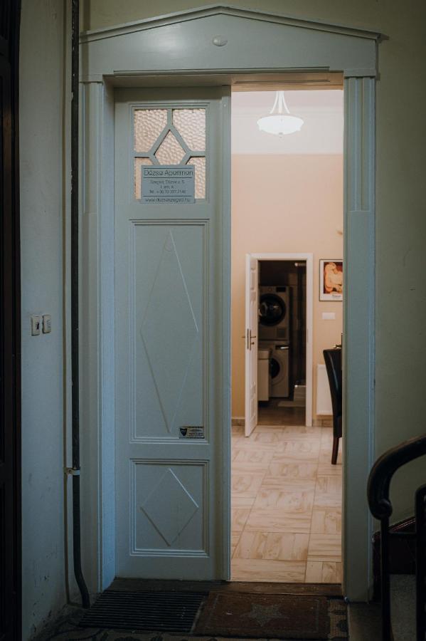 Dozsa Apartman Szeged Luaran gambar