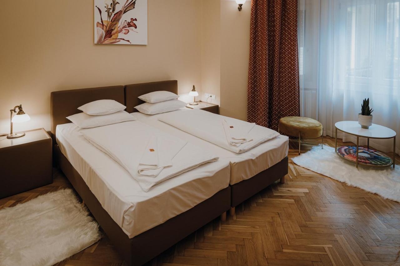Dozsa Apartman Szeged Luaran gambar