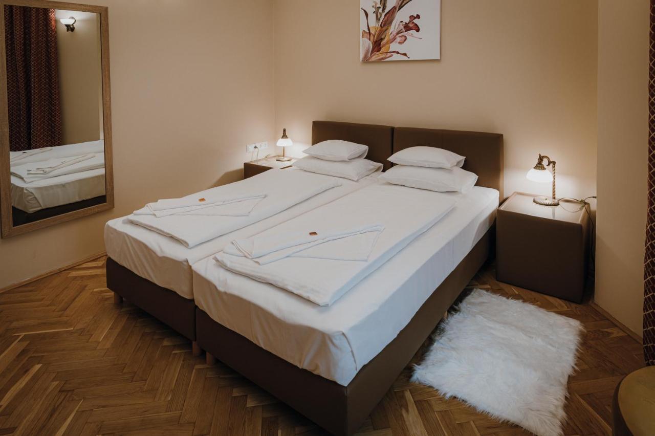 Dozsa Apartman Szeged Luaran gambar