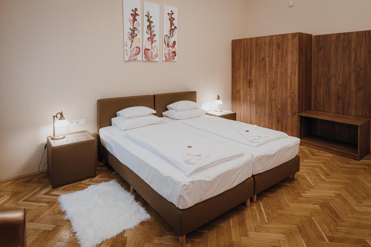 Dozsa Apartman Szeged Luaran gambar